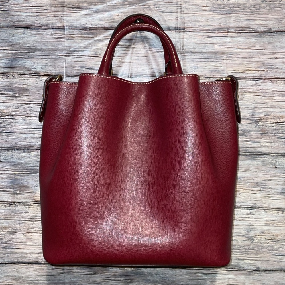 Dooney & Bourke Bordeaux Leather Handbag/Crossbody and Dust Cover NWT - Picture 2 of 7